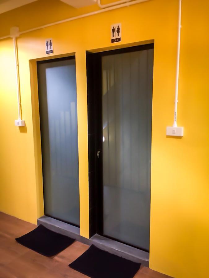 Hostel Artistel (Adults Only) Chiang Mai Zewnętrze zdjęcie