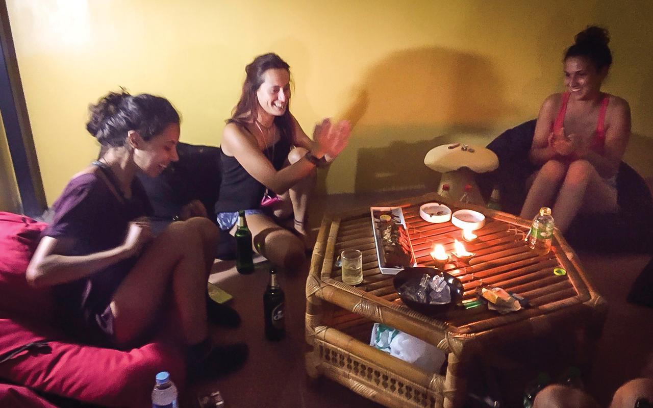Hostel Artistel (Adults Only) Chiang Mai Zewnętrze zdjęcie