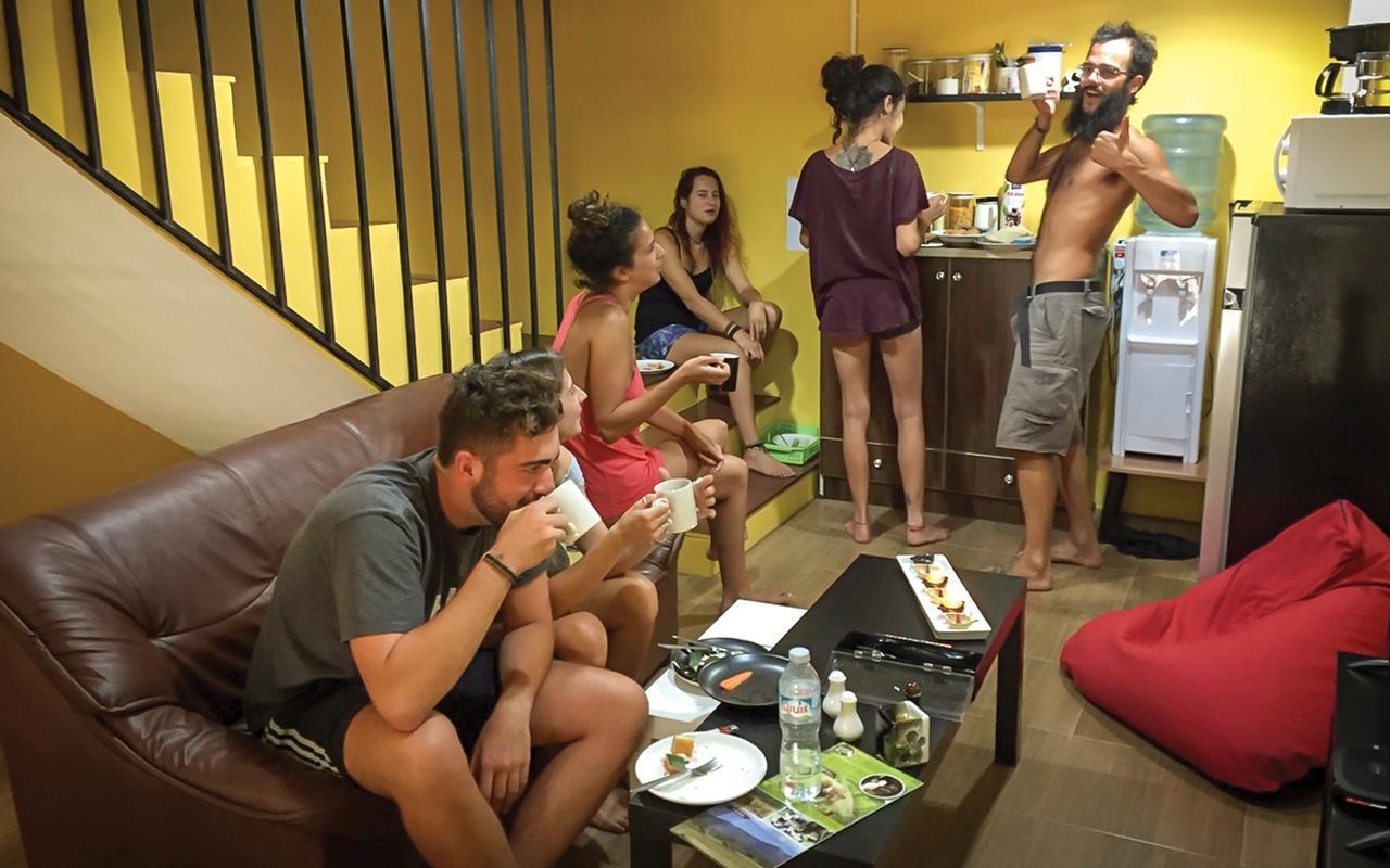 Hostel Artistel (Adults Only) Chiang Mai Zewnętrze zdjęcie