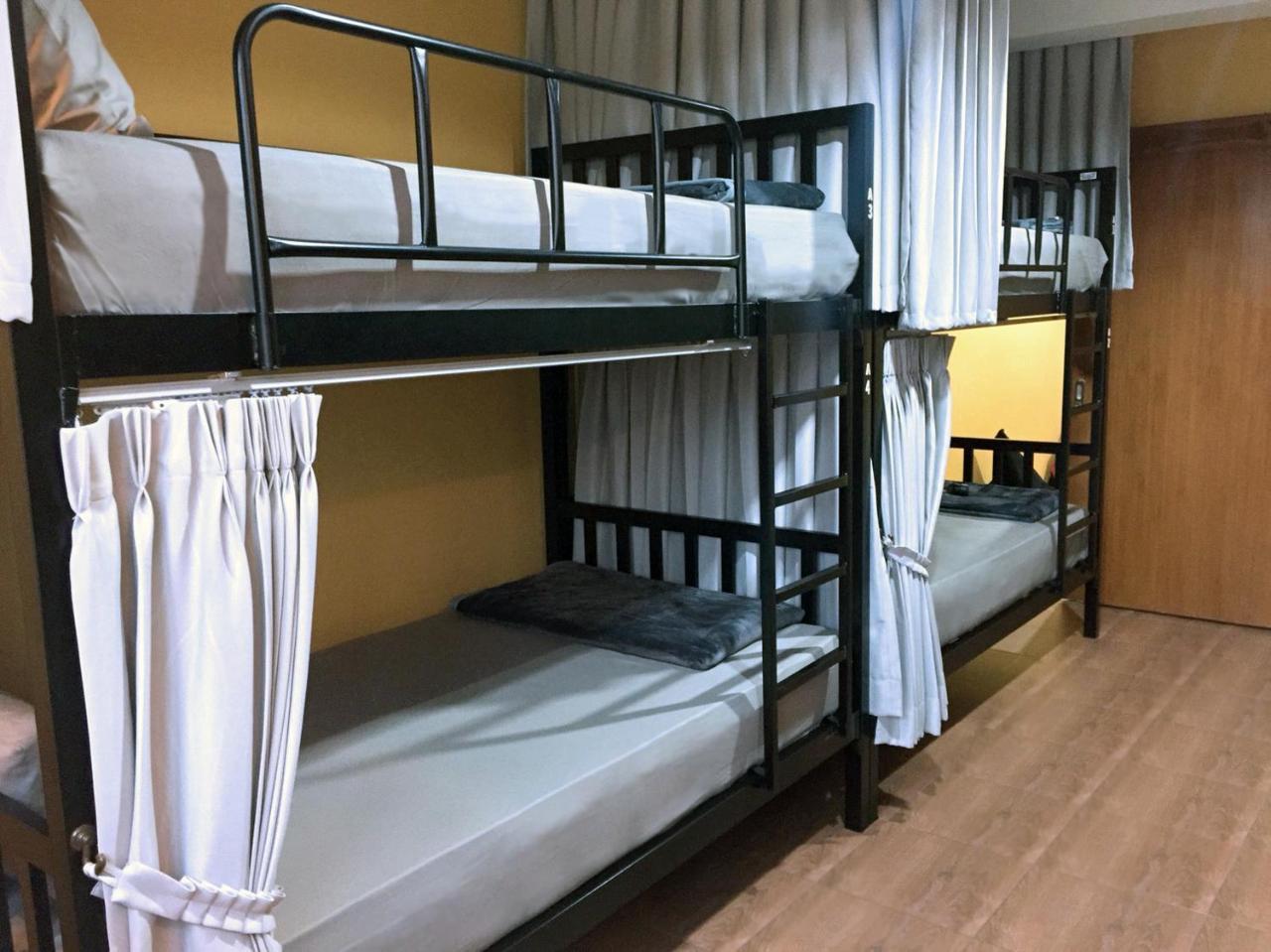 Hostel Artistel (Adults Only) Chiang Mai Zewnętrze zdjęcie